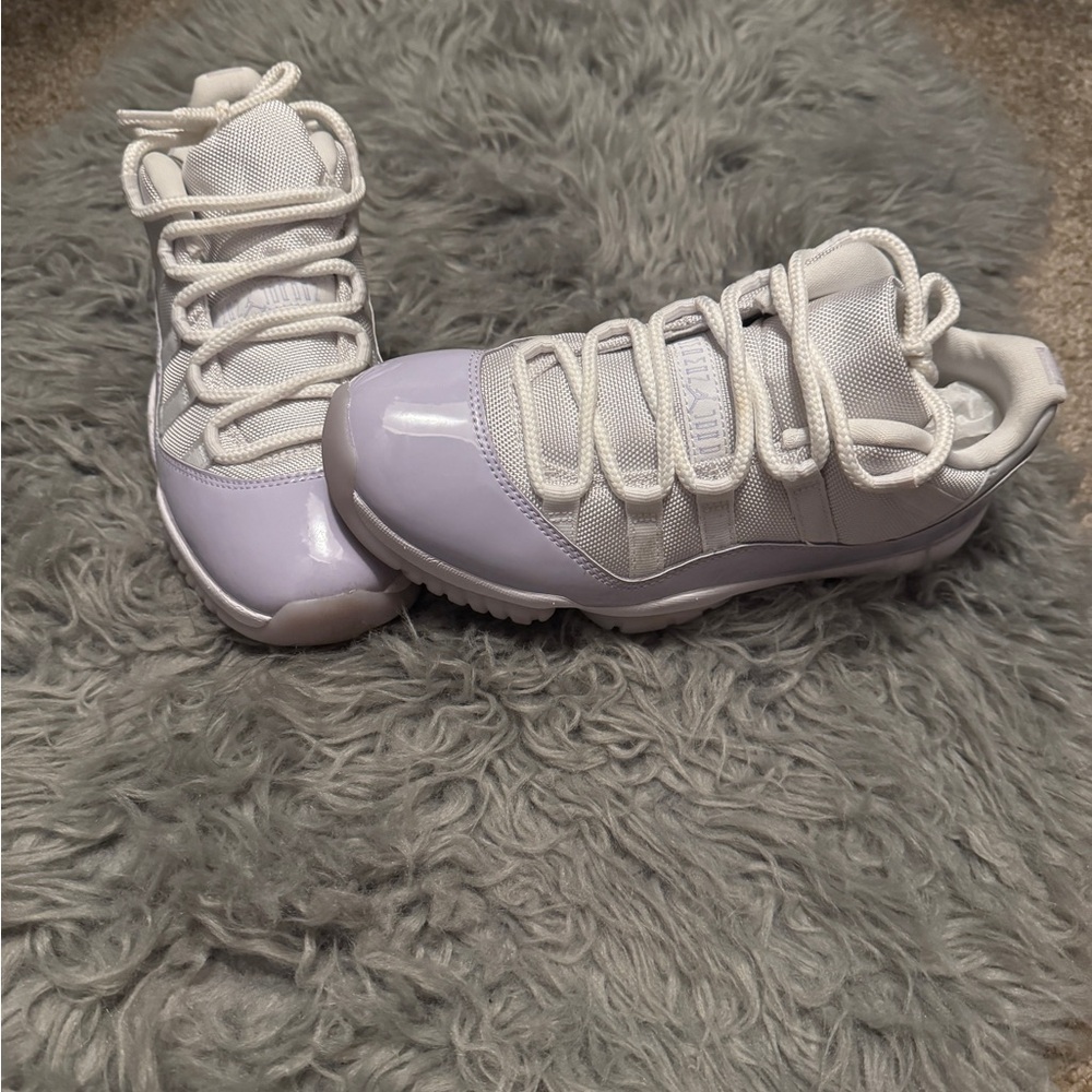 Jordan 11s low